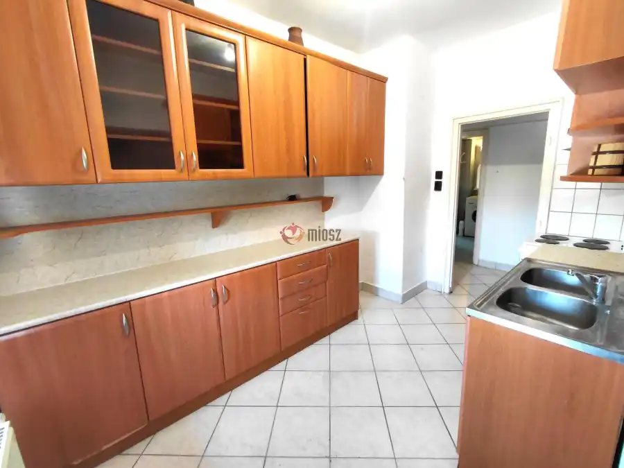 Albérlet, kiadó téglalakás, Oroszlány