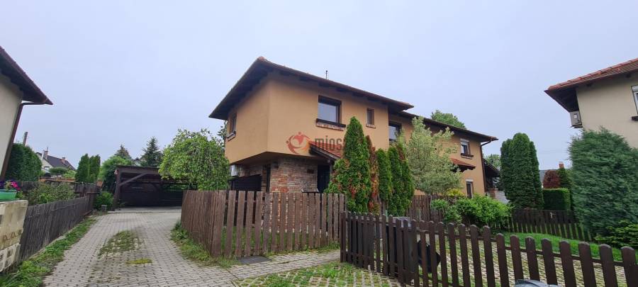 Albérlet, kiadó újszerű téglalakás, Tata