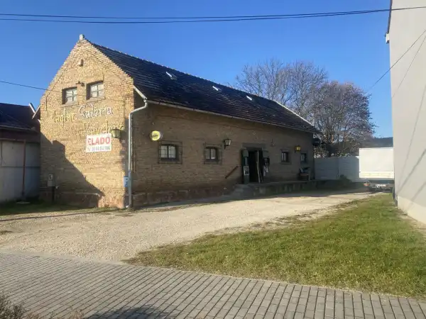 Eladó családi ház, Ács 168 m² 39.9 M Ft