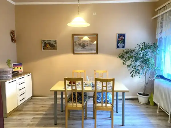 Eladó családi ház, Ács 5 szoba 191 m² 62.5 M Ft
