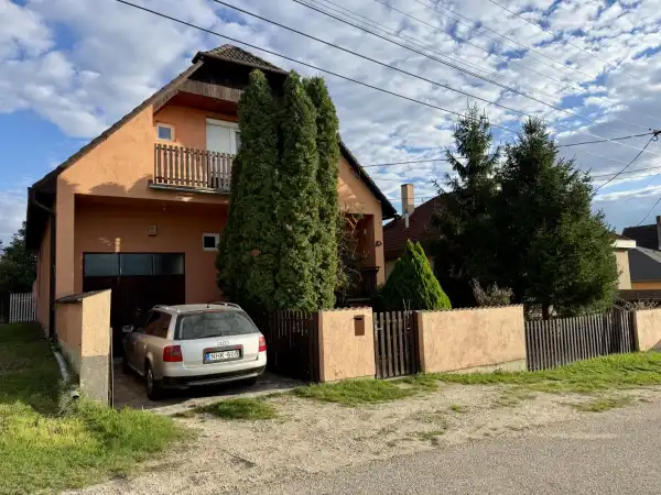Eladó családi ház, Ács 4 szoba 160 m² 58.9 M Ft Eladó családi ház, Ács 4 szoba 160 m² 58.9 M Ft