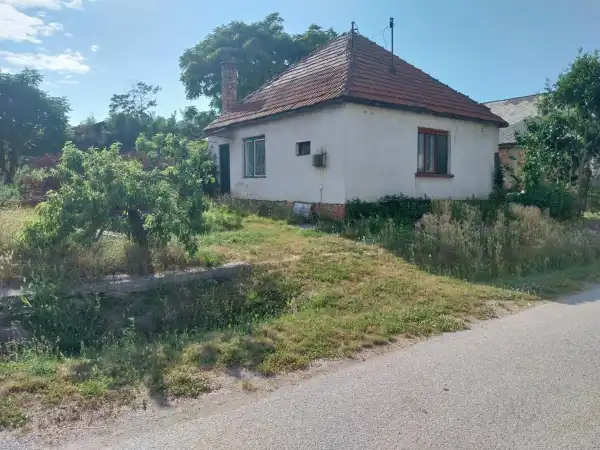 Eladó családi ház, Ászár 2 szoba 63 m² 10.9 M Ft