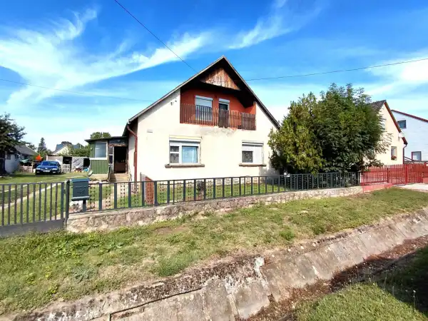 Eladó családi ház, Bábolna 4 szoba 120 m² 44.9 M Ft