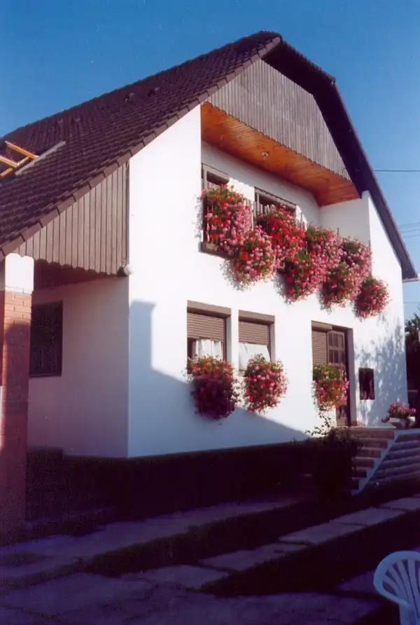 Eladó családi ház, Bábolna 5 szoba 181 m² 82.99 M Ft Eladó családi ház, Bábolna 5 szoba 181 m² 82.99 M Ft