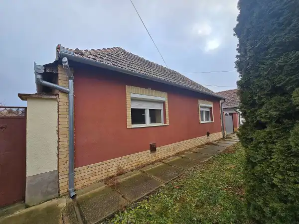 Eladó családi ház, Bácsalmás 2 szoba 70 m² 14 M Ft