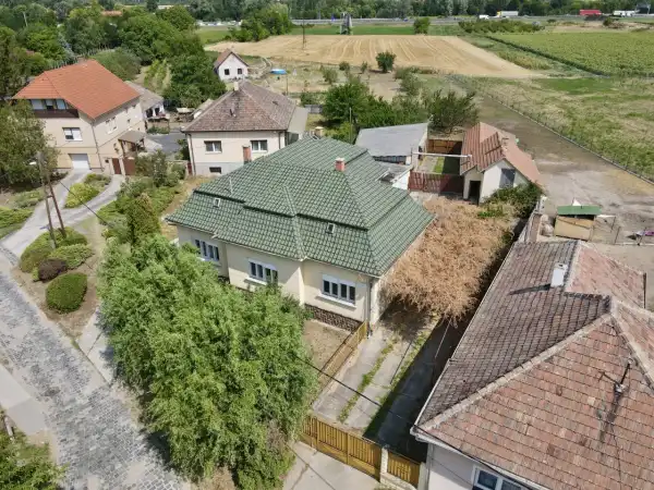 Eladó családi ház, Bag 5 szoba 147 m² 54.9 M Ft