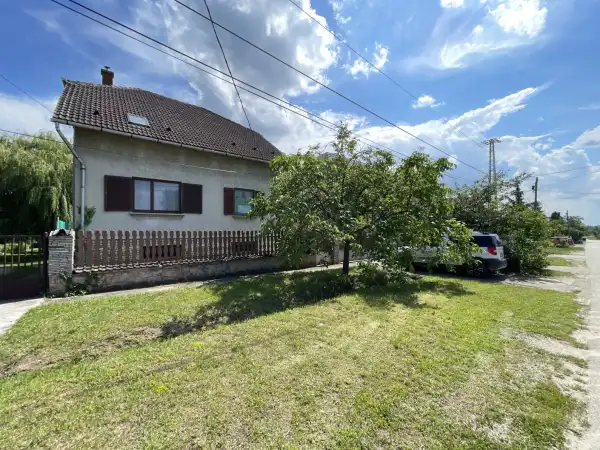 Eladó családi ház, Baj 4 szoba 170 m² 59 M Ft