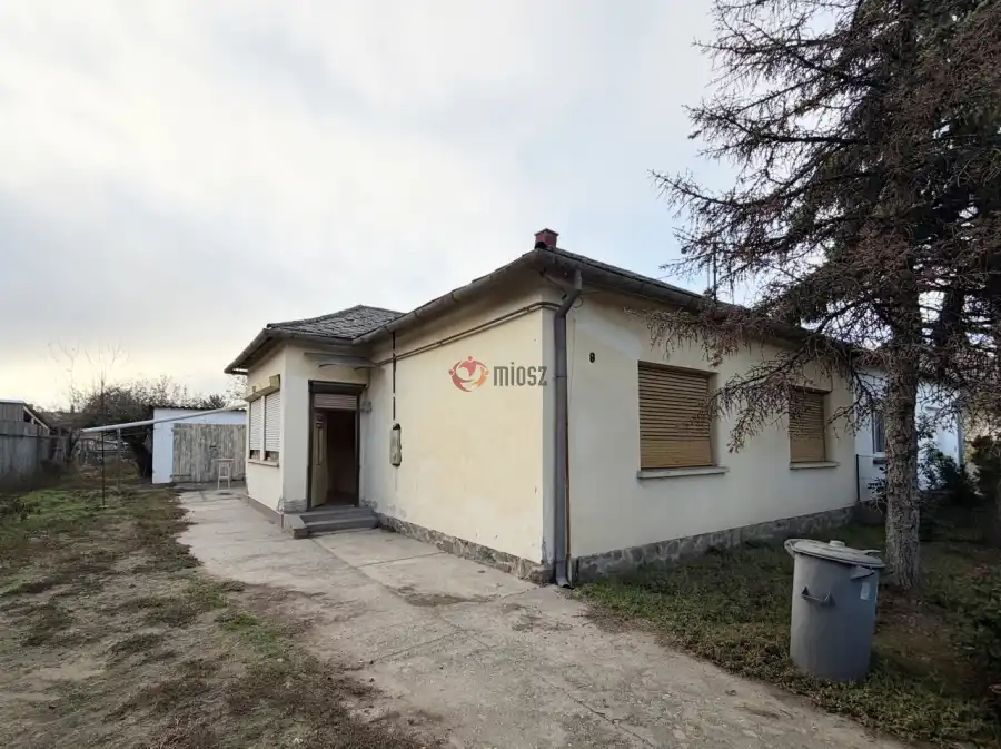 eladó családi ház, Baja