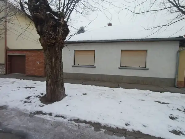 Eladó családi ház, Baja 2+1 szoba 92 m² 55 M Ft