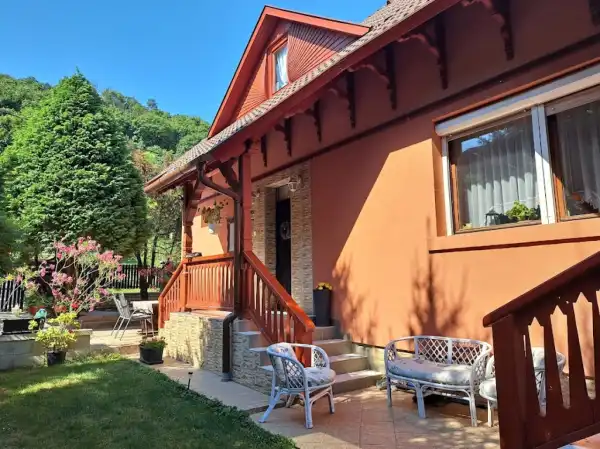 Eladó családi ház, Balatonkenese 5 szoba 120 m² 169 M Ft