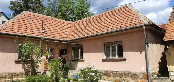 Eladó családi ház, Budakeszi 2+1 szoba 100 m² 59.9 M Ft