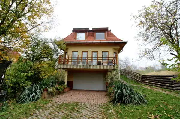 Eladó családi ház, Budaörs 5+1 szoba 300 m² 240 M Ft