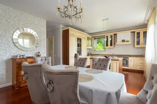 Eladó családi ház, Budapest, II. kerület 7 szoba 270 m² 294.9 M Ft Eladó családi ház, Budapest, II. kerület 7 szoba 270 m² 294.9 M Ft