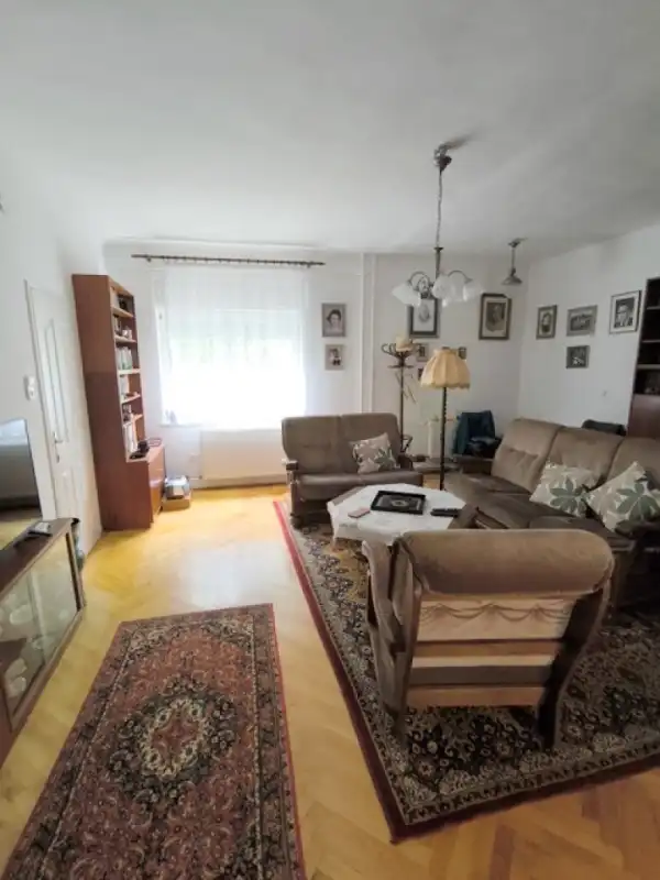 Eladó családi ház, Budapest, XI. kerület 7+1 szoba 272 m² 271.9 M Ft