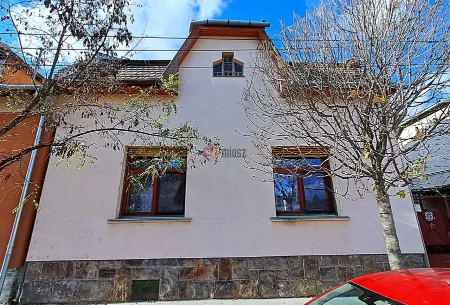 eladó családi ház, Budapest, XV. kerület