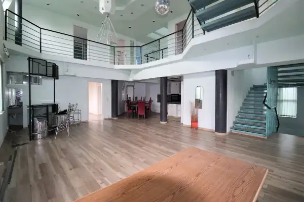 Eladó családi ház, Budapest, XXII. kerület 8 szoba 305 m² 138 M Ft