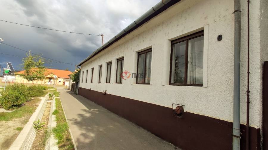 eladó családi ház, Bugyi
