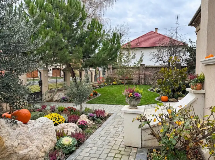 eladó családi ház, Cegléd