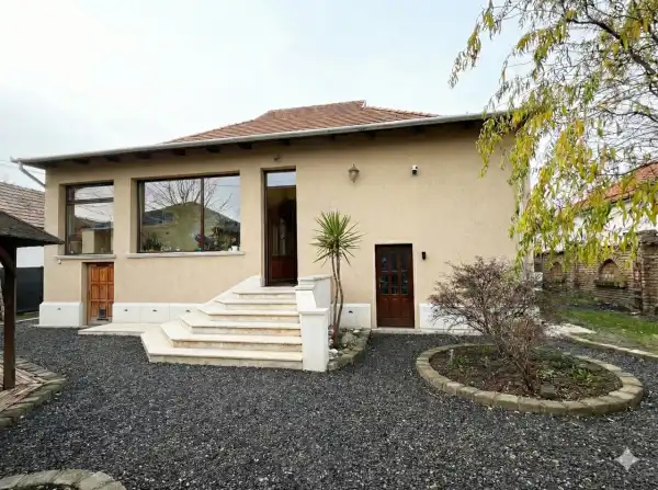 Eladó családi ház, Cegléd 4 szoba 127 m² 146.8 M Ft