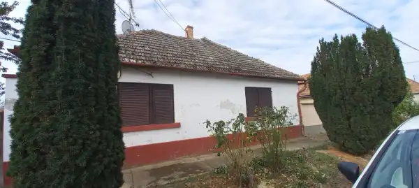 Eladó családi ház, Csávoly 2+1 szoba 92 m² 10 M Ft
