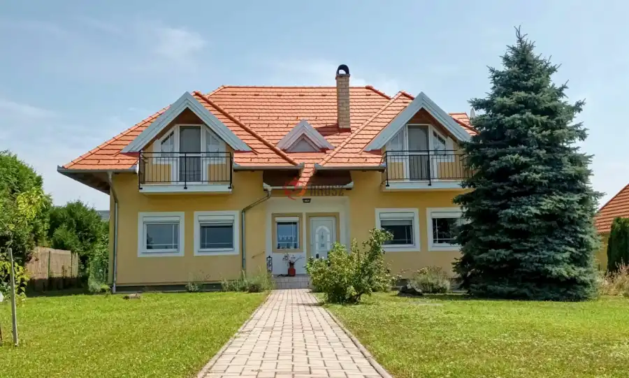 eladó családi ház, Cserszegtomaj