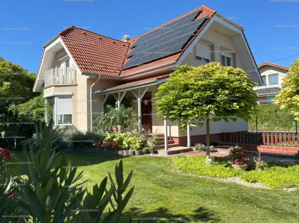 Eladó családi ház, Dunaharaszti 7 szoba 300 m² 150 M Ft