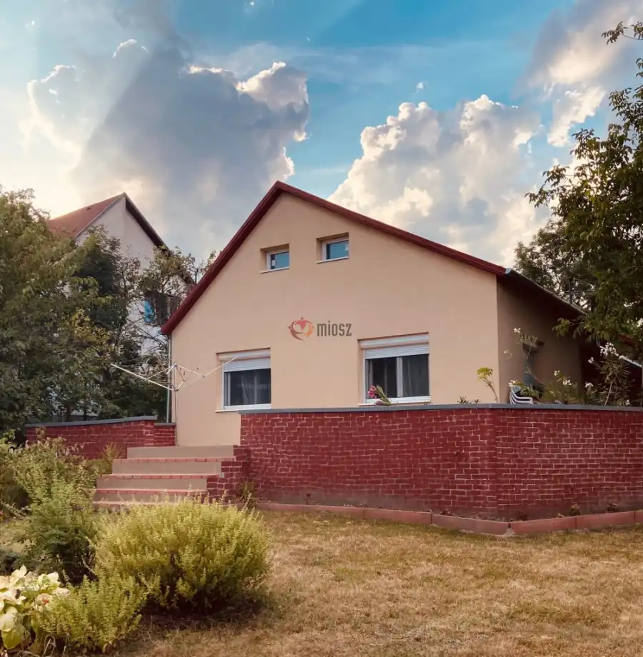 eladó családi ház, Érd