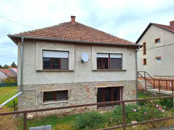 Eladó családi ház, Etyek 6 szoba 153 m² 83 M Ft