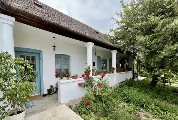 Eladó családi ház, Gyúró 5 szoba 130 m² 118 M Ft