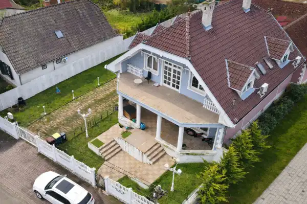 Eladó családi ház, Hévízgyörk 6 szoba 254 m² 137.7 M Ft