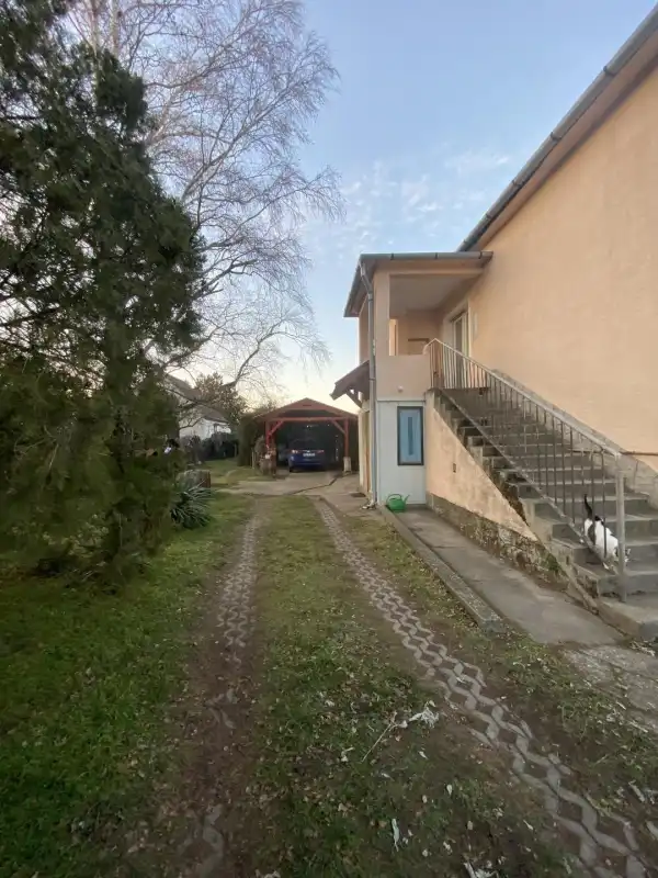 Eladó családi ház, Kisapostag 4 szoba 120 m² 25 M Ft