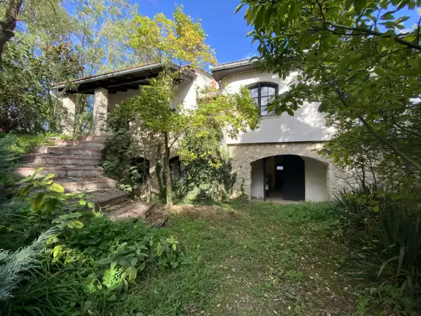 Eladó családi ház, Kisbér 5 szoba 280 m² 99.9 M Ft