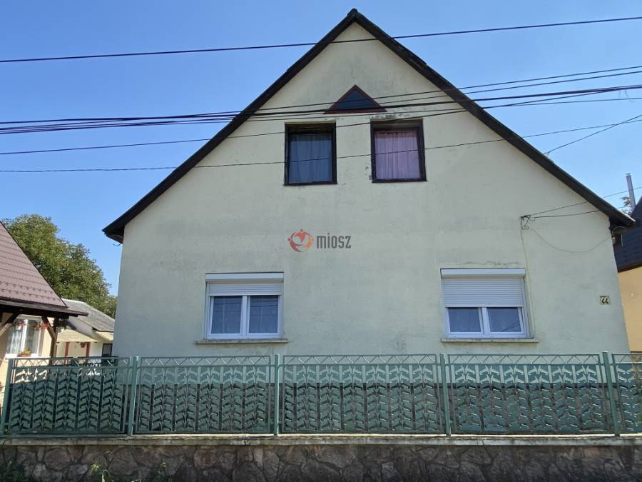 eladó családi ház, Kisbér
