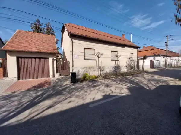 Eladó családi ház, Komárom 3 szoba 80 m² 64.49 M Ft