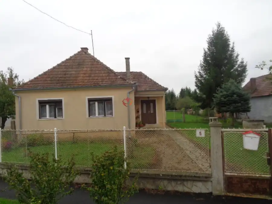 eladó családi ház, Magyarszecsőd