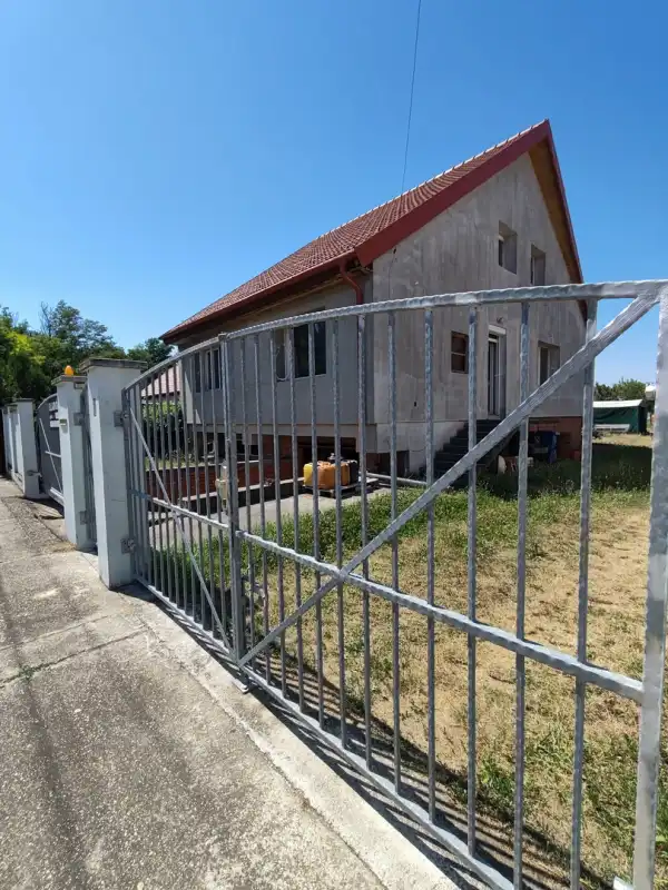 Eladó családi ház, Máriakálnok 5 szoba 161 m² 69.9 M Ft