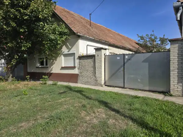 Eladó családi ház, Mélykút 2 szoba 76 m² 13 M Ft