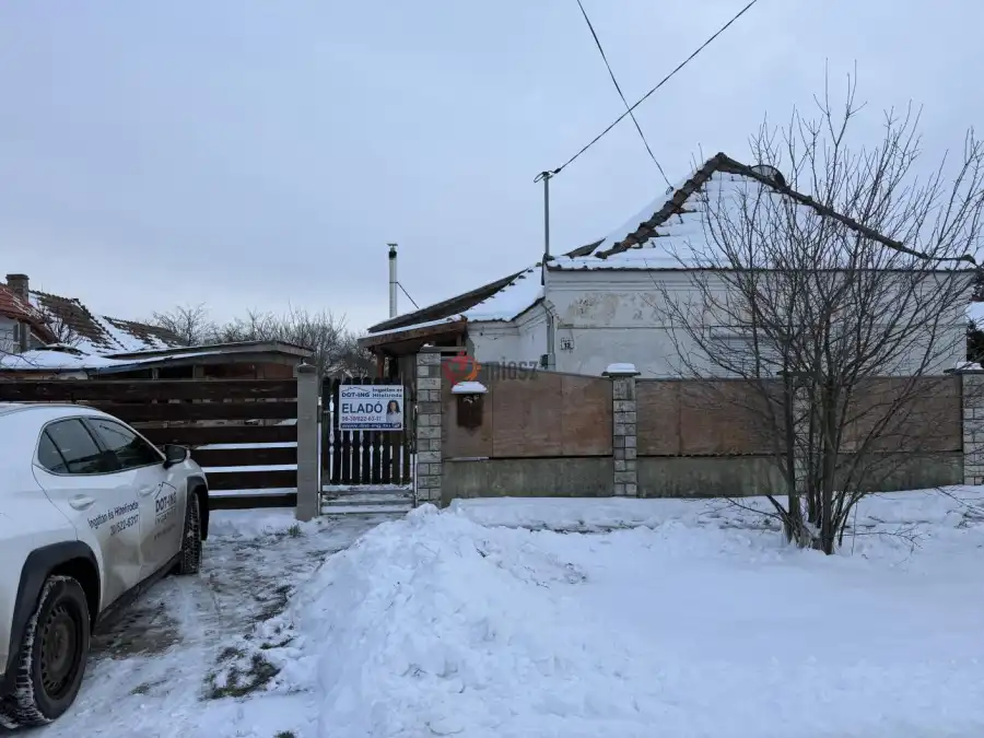 eladó családi ház, Mocsa