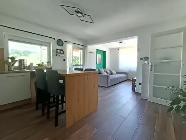Eladó családi ház, Mogyoród 5 szoba 271 m² 129.9 M Ft