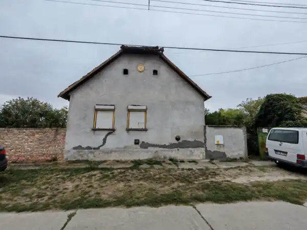 Eladó családi ház, Nagybaracska 3 szoba 120 m² 4.6 M Ft