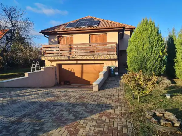 Eladó családi ház, Nagykovácsi 4+1 szoba 177 m² 219.9 M Ft