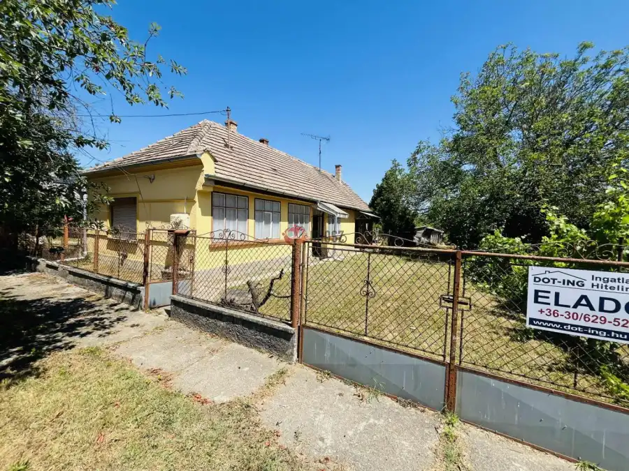 eladó családi ház, Naszály