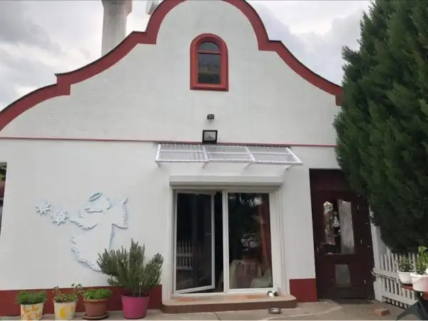 Eladó családi ház, Oroszlány 3+1 szoba 128 m² 76.9 M Ft