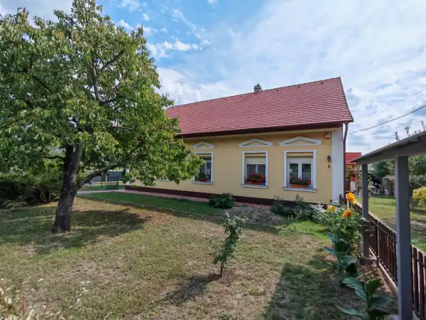 Eladó családi ház, Pécel 4+1 szoba 147 m² 133 M Ft