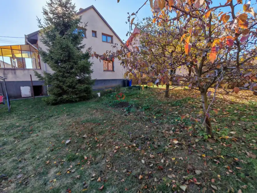 eladó családi ház, Pécel