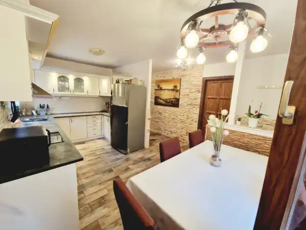 Eladó családi ház, Pócsmegyer 1+4 szoba 95 m² 69.9 M Ft