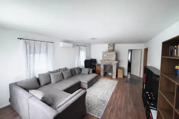 Eladó családi ház, Pócsmegyer 3+4 szoba 151 m² 84.9 M Ft