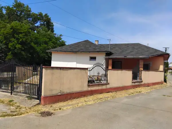 Eladó családi ház, Polgár 2 szoba 97 m² 23.99 M Ft