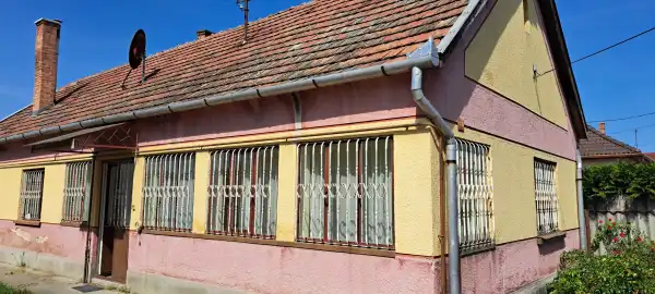 Eladó családi ház, Szalkszentmárton 1+1 szoba 75 m² 15.9 M Ft