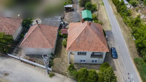 Eladó családi ház, Szentlőrinckáta 4 szoba 76 m² 45 M Ft